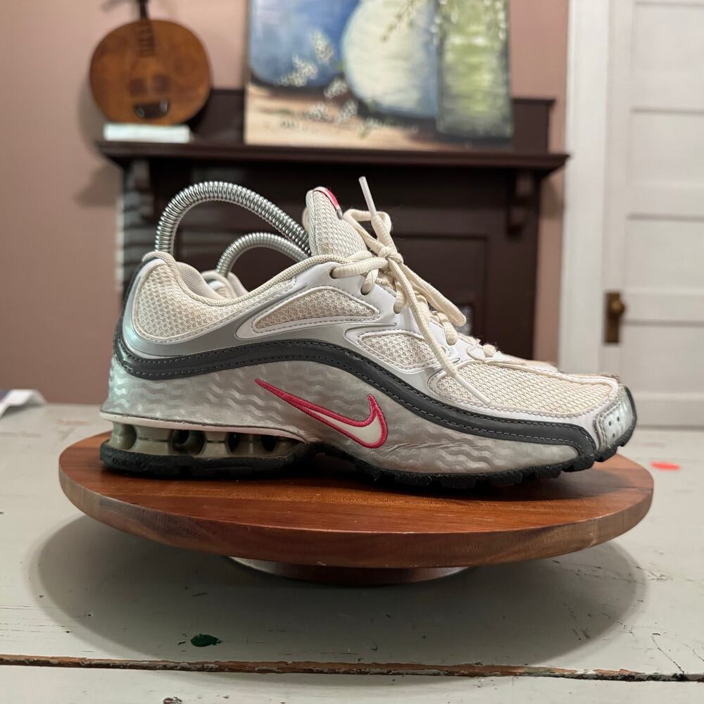Nike Reax 5 Womens Size 7.5 Metallic Silver White Sneaker Shoes 407987-116